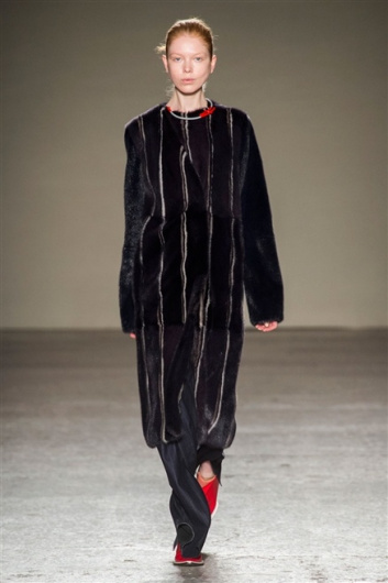 Fotoservizio/FW 2015-2016/WOMEN/GABRIELE COLANGELO/DP1/17