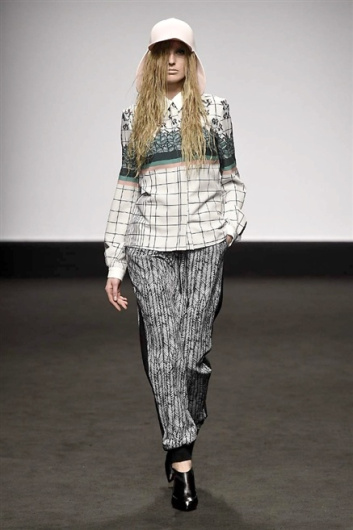 Fotoservizio/FW 2015-2016/WOMEN/GRINKO/DP1/20