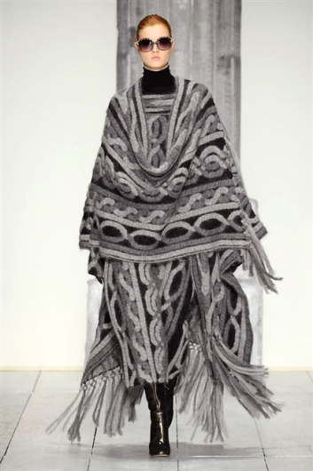 Fotoservizio/FW 2015-2016/WOMEN/LAURA BIAGIOTTI/DP1/3