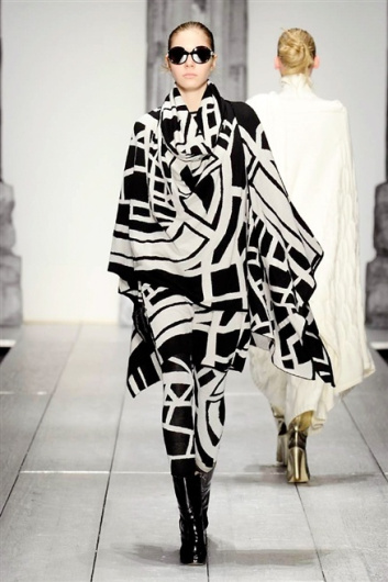 Fotoservizio/FW 2015-2016/WOMEN/LAURA BIAGIOTTI/DP1/18