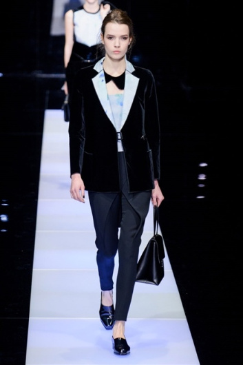 Fotoservizio/FW 2015-2016/WOMEN/GIORGIO ARMANI/DP1/48