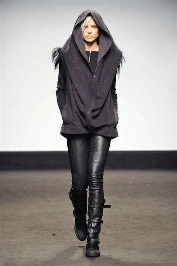 Fotoservizio/FW 2015-2016/WOMEN/FATIMA VAL/DP1/2