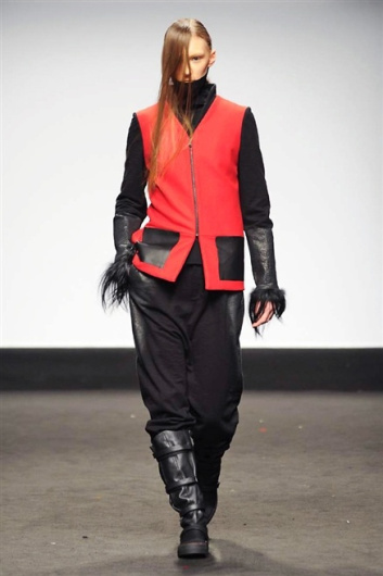 Fotoservizio/FW 2015-2016/WOMEN/FATIMA VAL/DP1/7