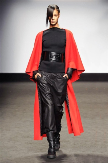 Fotoservizio/FW 2015-2016/WOMEN/FATIMA VAL/DP1/9