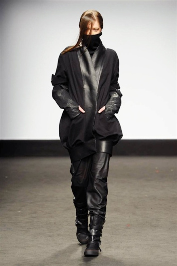 Fotoservizio/FW 2015-2016/WOMEN/FATIMA VAL/DP1/10