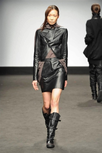 Fotoservizio/FW 2015-2016/WOMEN/FATIMA VAL/DP1/11