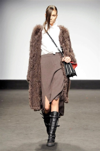 Fotoservizio/FW 2015-2016/WOMEN/FATIMA VAL/DP1/12