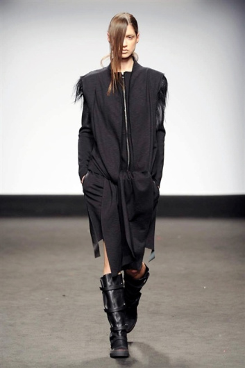 Fotoservizio/FW 2015-2016/WOMEN/FATIMA VAL/DP1/19