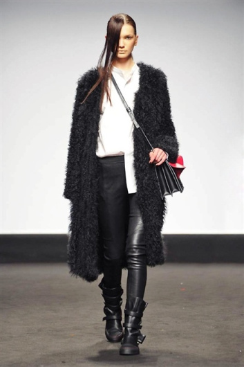 Fotoservizio/FW 2015-2016/WOMEN/FATIMA VAL/DP1/21
