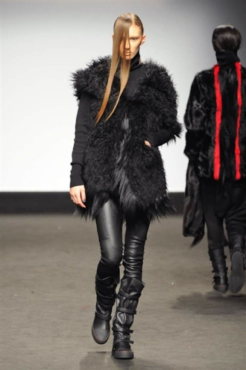 Fotoservizio/FW 2015-2016/WOMEN/FATIMA VAL/DP1/27
