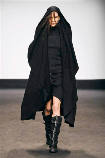 Fotoservizio/FW 2015-2016/WOMEN/FATIMA VAL/DP1/0