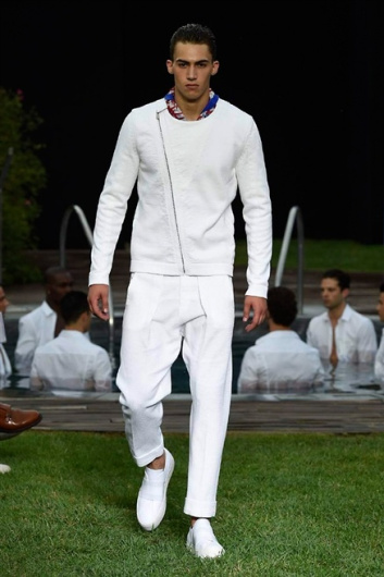 Fotoservizio/SS 2016/MEN/DIRK BIKKEMBERGS/DP1/1