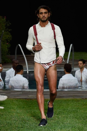 Fotoservizio/SS 2016/MEN/DIRK BIKKEMBERGS/DP1/2