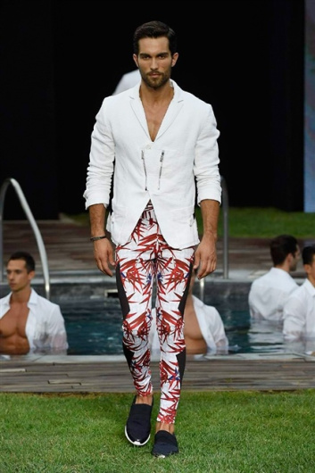 Fotoservizio/SS 2016/MEN/DIRK BIKKEMBERGS/DP1/7