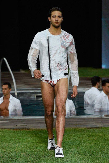 Fotoservizio/SS 2016/MEN/DIRK BIKKEMBERGS/DP1/9