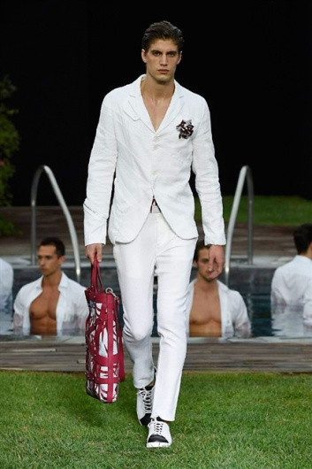 Fotoservizio/SS 2016/MEN/DIRK BIKKEMBERGS/DP1/10