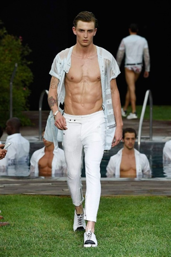 Fotoservizio/SS 2016/MEN/DIRK BIKKEMBERGS/DP1/11