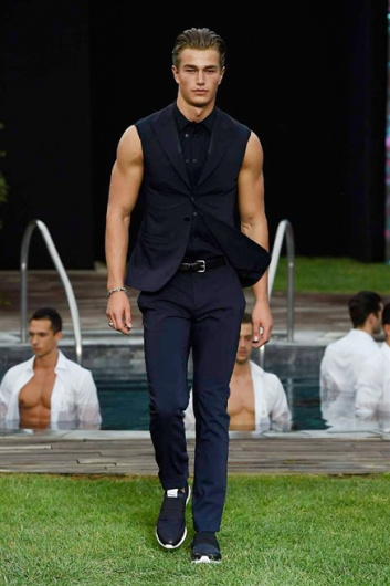 Fotoservizio/SS 2016/MEN/DIRK BIKKEMBERGS/DP1/13