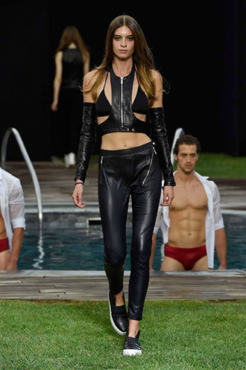 Fotoservizio/SS 2016/MEN/DIRK BIKKEMBERGS/DP1/30