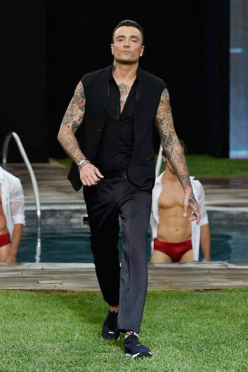 Fotoservizio/SS 2016/MEN/DIRK BIKKEMBERGS/DP1/38