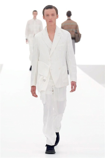 Fotoservizio/SS 2016/MEN/ERMENEGILDO ZEGNA/DP1/32