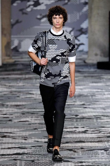 Fotoservizio/SS 2016/MEN/NEIL BARRETT/DP1/3