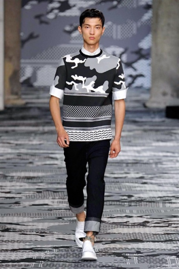 Fotoservizio/SS 2016/MEN/NEIL BARRETT/DP1/4