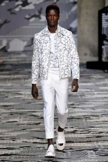 Fotoservizio/SS 2016/MEN/NEIL BARRETT/DP1/14