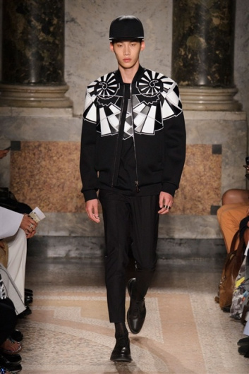 Fotoservizio/SS 2016/MEN/LES HOMMES/DP1/7