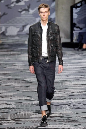 Fotoservizio/SS 2016/MEN/NEIL BARRETT/DP1/21