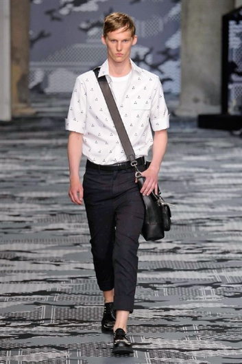 Fotoservizio/SS 2016/MEN/NEIL BARRETT/DP1/28