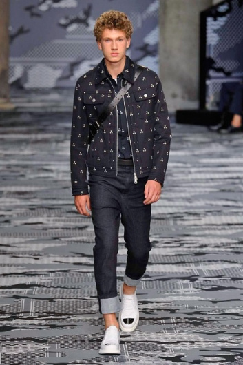Fotoservizio/SS 2016/MEN/NEIL BARRETT/DP1/29