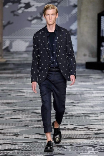 Fotoservizio/SS 2016/MEN/NEIL BARRETT/DP1/30