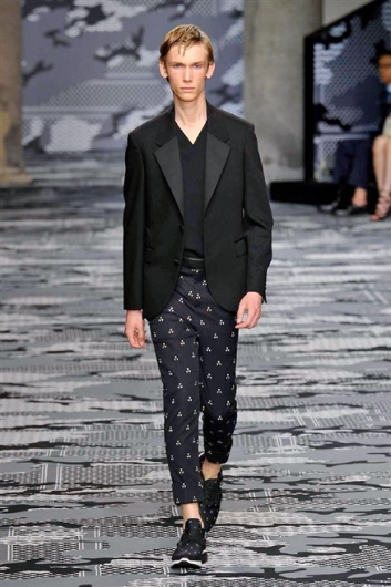 Fotoservizio/SS 2016/MEN/NEIL BARRETT/DP1/31