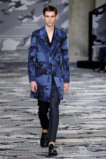 Fotoservizio/SS 2016/MEN/NEIL BARRETT/DP1/35