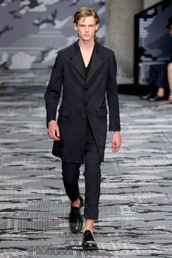 Fotoservizio/SS 2016/MEN/NEIL BARRETT/DP1/36