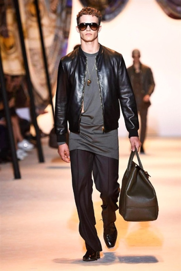 Fotoservizio/SS 2016/MEN/VERSACE/DP1/6