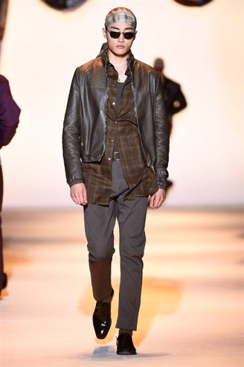 Fotoservizio/SS 2016/MEN/VERSACE/DP1/7