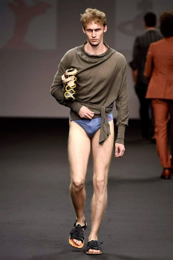 Fotoservizio/SS 2016/MEN/VIVIENNE WESTWOOD/DP1/26