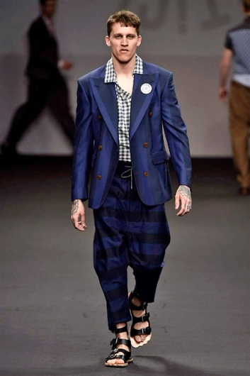 Fotoservizio/SS 2016/MEN/VIVIENNE WESTWOOD/DP1/30
