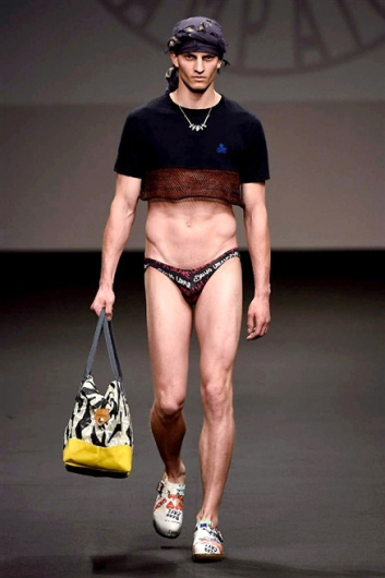 Fotoservizio/SS 2016/MEN/VIVIENNE WESTWOOD/DP1/0