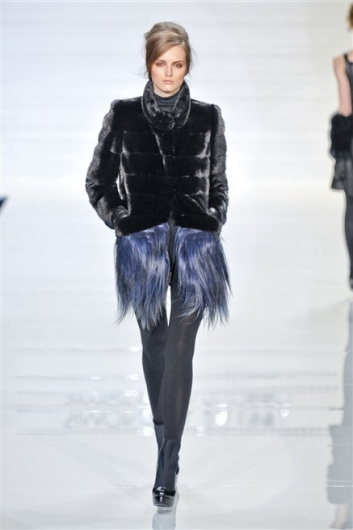 Fotoservizio/FW 2012-2013/WOMEN/SIMONETTA RAVIZZA/6