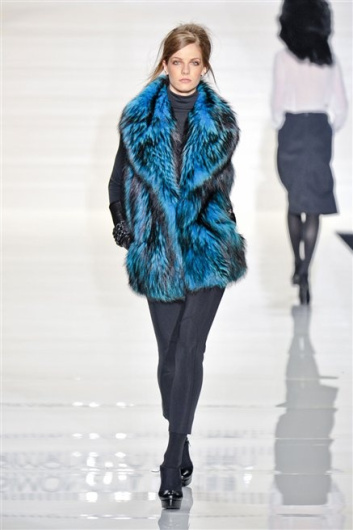 Fotoservizio/FW 2012-2013/WOMEN/SIMONETTA RAVIZZA/10