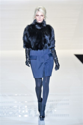 Fotoservizio/FW 2012-2013/WOMEN/SIMONETTA RAVIZZA/1