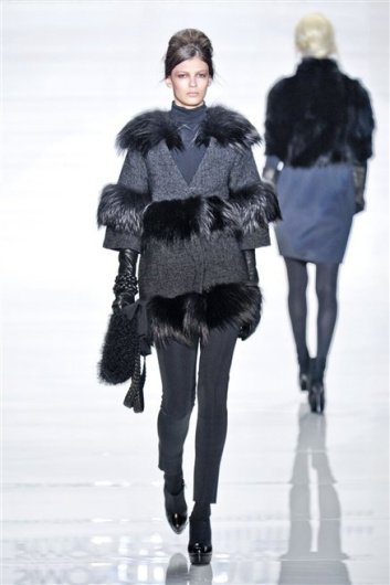 Fotoservizio/FW 2012-2013/WOMEN/SIMONETTA RAVIZZA/2