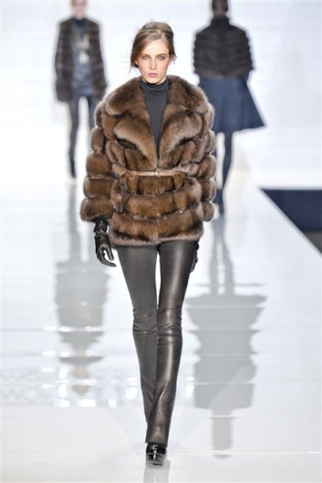 Fotoservizio/FW 2012-2013/WOMEN/SIMONETTA RAVIZZA/13