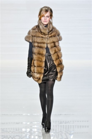 Fotoservizio/FW 2012-2013/WOMEN/SIMONETTA RAVIZZA/26