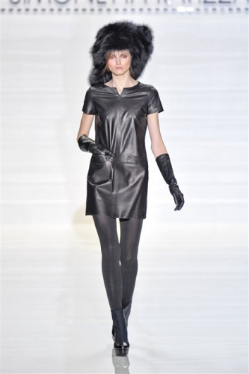 Fotoservizio/FW 2012-2013/WOMEN/SIMONETTA RAVIZZA/28
