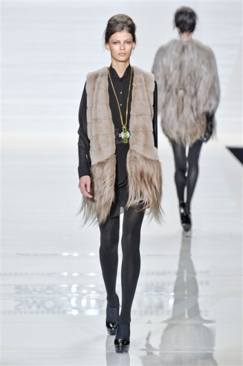 Fotoservizio/FW 2012-2013/WOMEN/SIMONETTA RAVIZZA/21