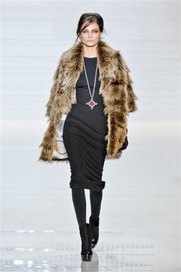 Fotoservizio/FW 2012-2013/WOMEN/SIMONETTA RAVIZZA/24